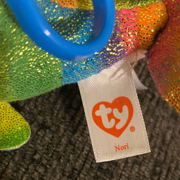 2018 Ty Beanie Boo NORI Rainbow Narwhal 9" - Picture 3 of 3